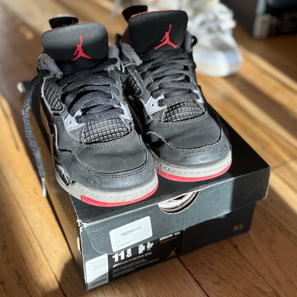 Jordan Kids Black and Red Sneakers size 11.5 EUC with Box
